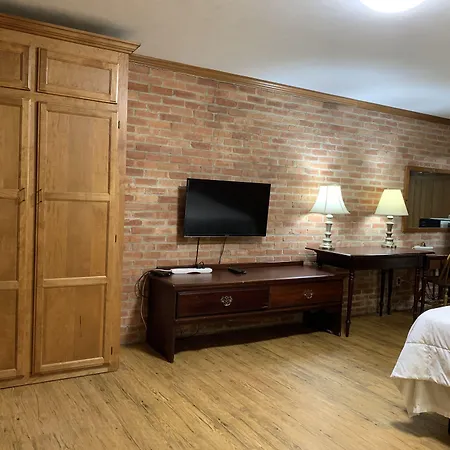 The Lincoln Lodge Urbana