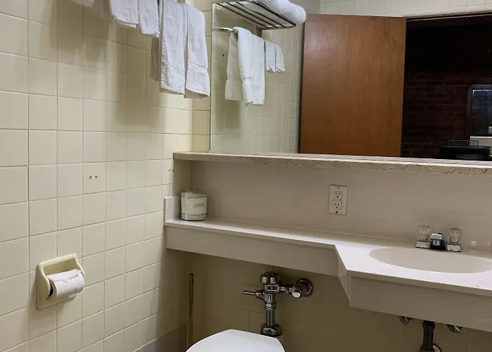 The Lincoln Urbana Motel